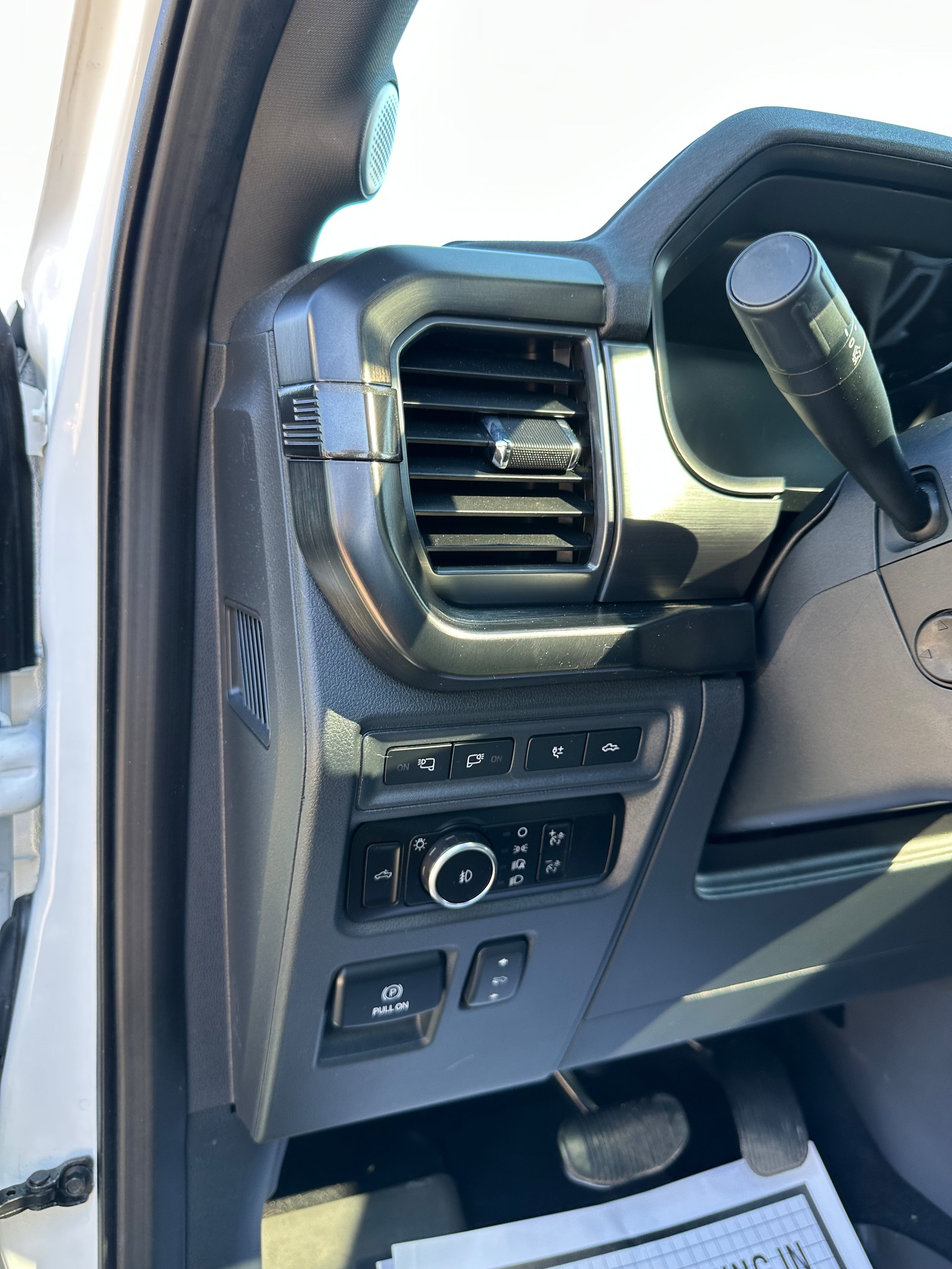 Used 2023 Ford F150 Lariat w/ Equipment Group 502A High AWD/4WD image 9