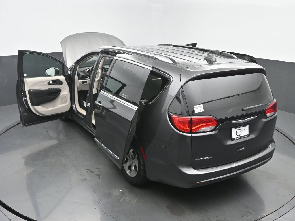 Used 2017 Chrysler Pacifica Touring-L Plus FWD image 67