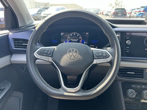 Certified 2023 Volkswagen Taos SE image 10