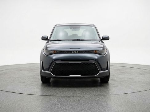 Used 2025 Kia Soul LX w/ LX Technology Package image 2
