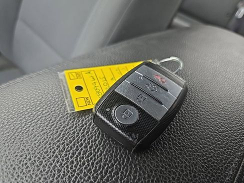 Used 2015 Kia Optima LX FWD image 26