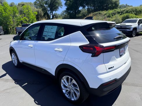 New 2027 Chevrolet Bolt LT w/ Comfort Package FWD image 23