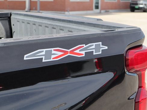 Used 2022 Chevrolet Silverado 1500 LT image 3