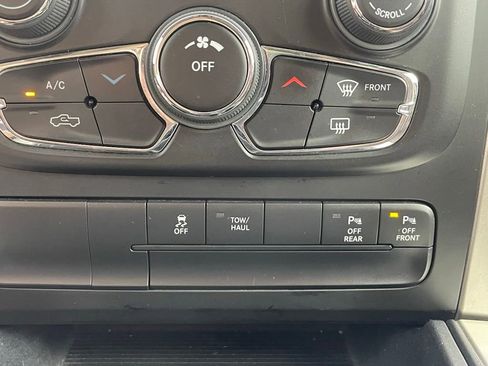 Used 2018 RAM 1500 Big Horn AWD/4WD image 36