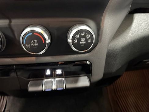 Used 2022 RAM 1500 Big Horn AWD/4WD image 17