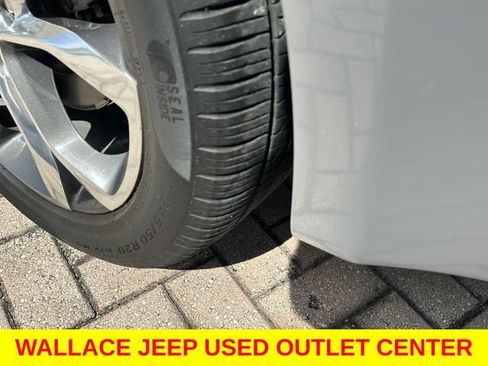 Used 2022 Chrysler Pacifica Pinnacle FWD image 11