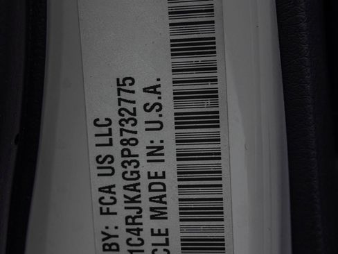 Used 2023 Jeep Grand Cherokee L Laredo image 58