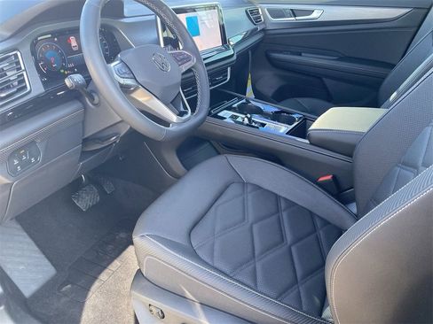 New 2026 Volkswagen Atlas Cross Sport SE image 14