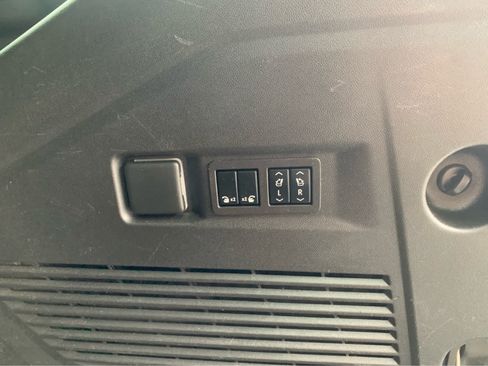 Used 2023 GMC Yukon AT4 w/ Max Trailering Package AWD/4WD image 7