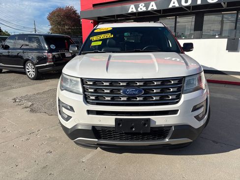 Used 2016 Ford Explorer XLT w/ Equipment Group 202A image 9