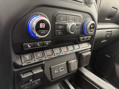 Used 2022 GMC Sierra 2500 Denali image 38