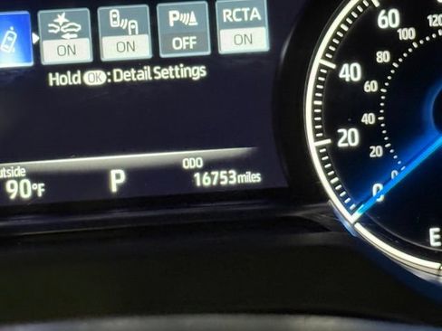 Used 2022 Toyota Venza XLE AWD/4WD image 36