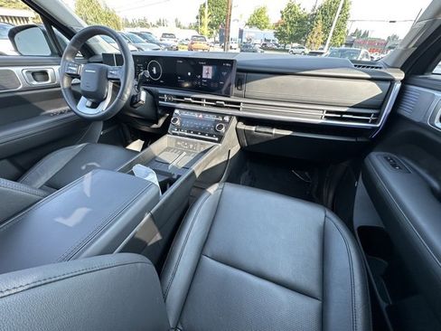 Used 2025 Hyundai Santa Fe Limited image 16