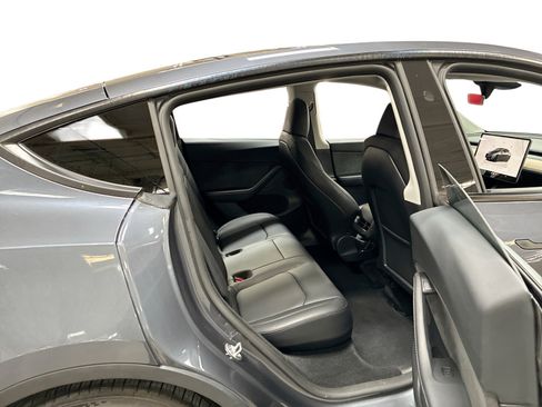 Certified 2023 Tesla Model Y Performance AWD/4WD image 11