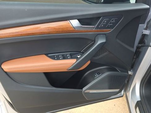 Used 2023 Audi Q5 2.0T Premium Plus w/ Premium Plus Package image 10