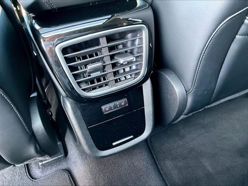 Used 2023 Lincoln Nautilus Reserve AWD/4WD image 10