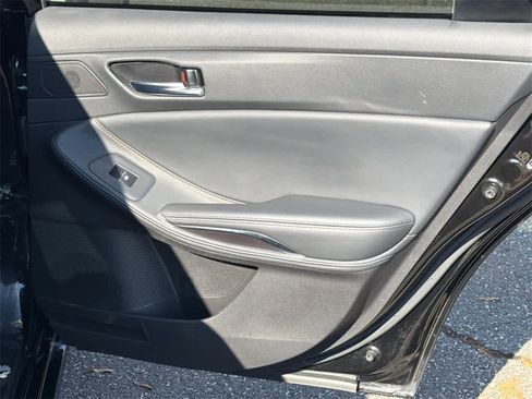 Used 2021 Toyota Avalon XSE image 15