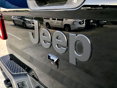 Used 2024 Jeep Gladiator Sport image 60