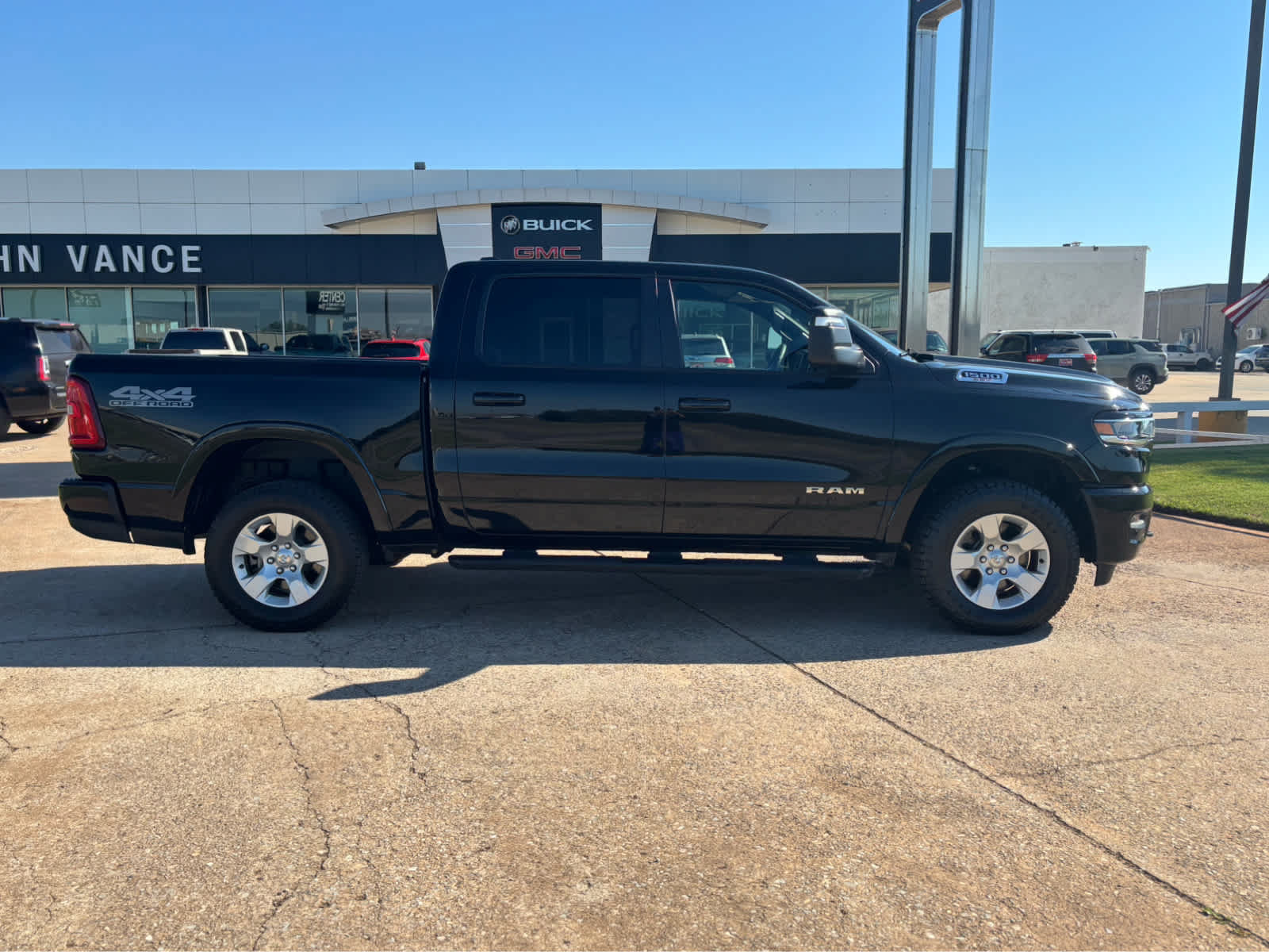Used 2025 RAM 1500 Big Horn AWD/4WD image 8