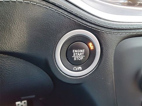 Used 2019 Dodge Charger Scat Pack w/ Dynamics Package image 17