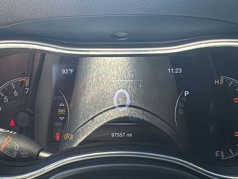 Used 2020 Jeep Grand Cherokee Altitude RWD image 10