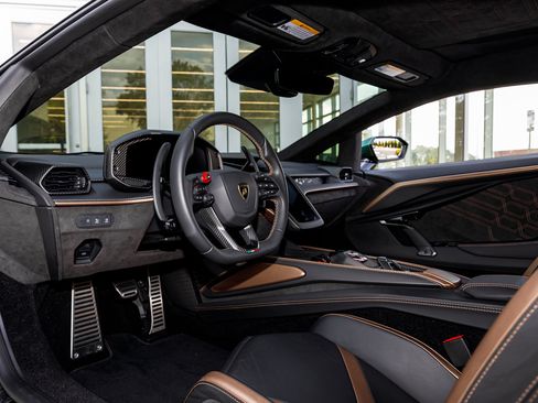 Used 2024 Lamborghini Revuelto AWD/4WD image 71