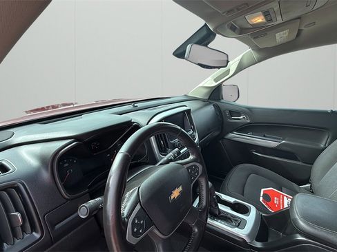 Used 2020 Chevrolet Colorado LT w/ LT Convenience Package image 32