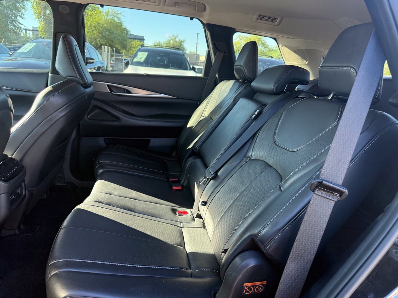 Certified 2023 INFINITI QX60 Luxe FWD image 9
