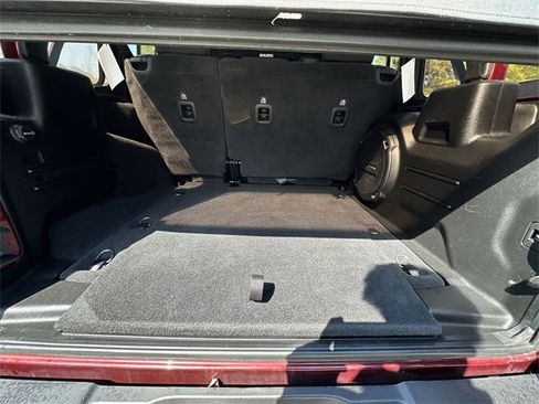 Used 2022 Jeep Wrangler Unlimited Sahara w/ Cold Weather Group image 25