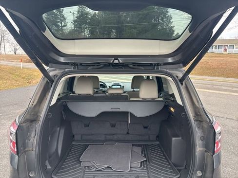 Used 2017 Ford Escape SE w/ SE Leather Comfort Package image 4