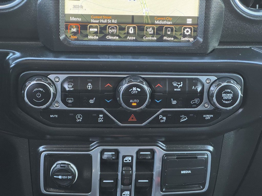 Used 2018 Jeep Wrangler Unlimited Sahara AWD/4WD image 6