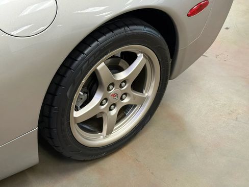 Used 1999 Chevrolet Corvette Coupe RWD image 11