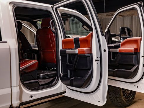 Used 2020 Ford F450 Platinum w/ FX4 Off-Road Package image 31