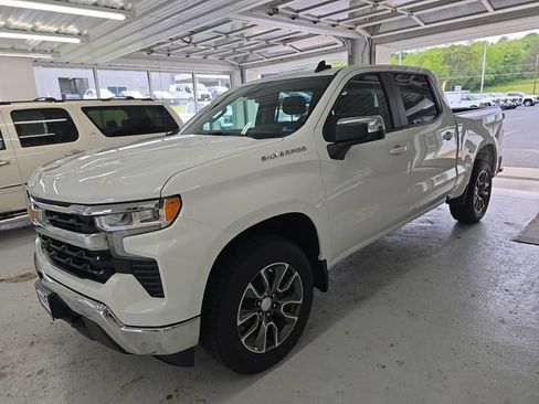 Certified 2024 Chevrolet Silverado 1500 LT AWD/4WD image 2