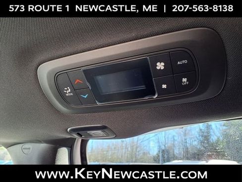 New 2026 Chrysler Pacifica Select image 15