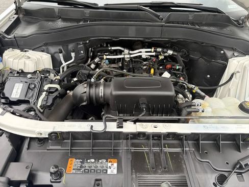 Used 2021 Ford Explorer XLT w/ Equipment Group 202A AWD/4WD image 23