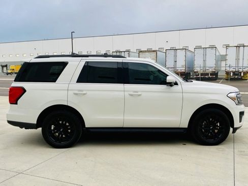 Used 2024 Ford Expedition XLT image 4