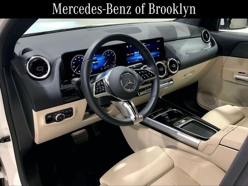 Certified 2025 Mercedes-Benz GLA 250 4MATIC image 17