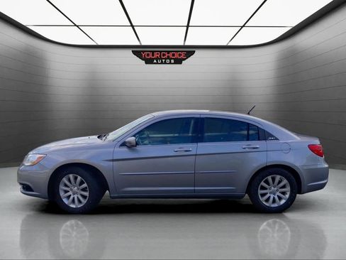 Used 2014 Chrysler 200 Touring image 2