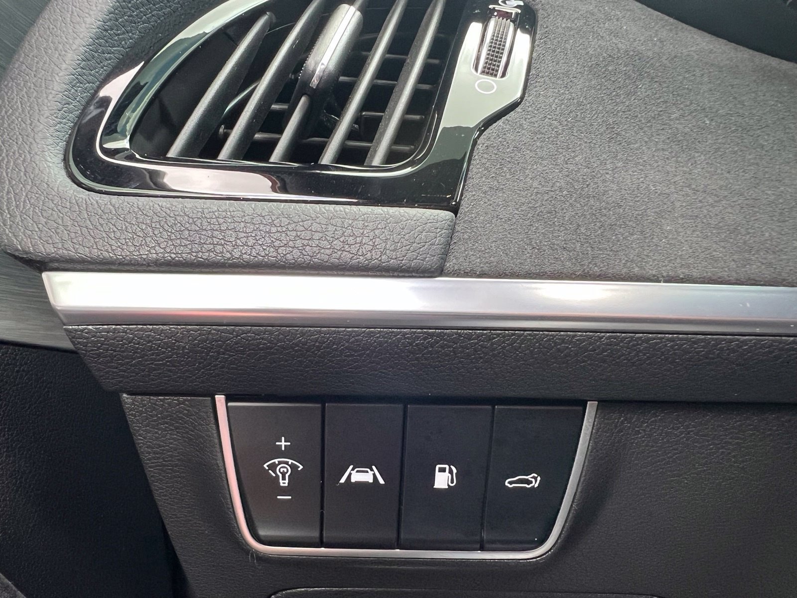 Used 2023 Kia Stinger GT2 w/ Option Group 015 RWD image 34