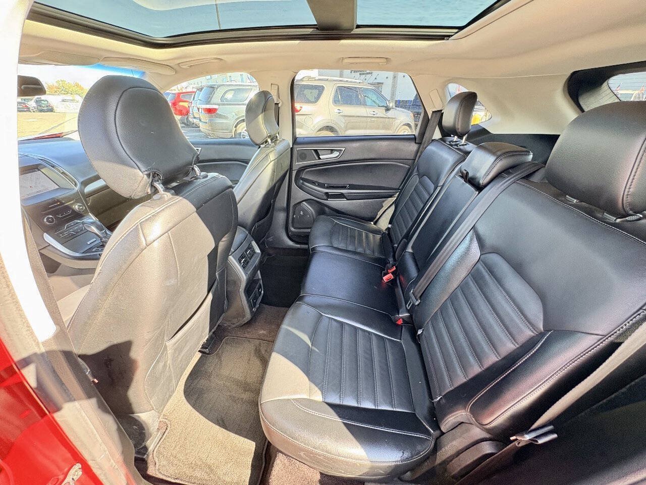 Used 2017 Ford Edge SEL w/ Equipment Group 201A AWD/4WD image 24