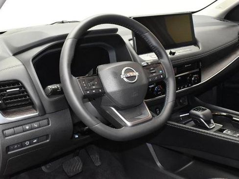 Certified 2026 Nissan Rogue Platinum w/ Platinum Premium Package AWD/4WD image 16