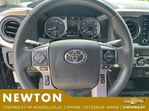 Used 2022 Toyota Tacoma SR5 w/ SR5 Appearance Package (SM) AWD/4WD image 12