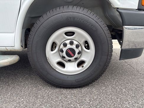 Used 2023 GMC Savana 2500 w/ Driver Convenience Package image 10