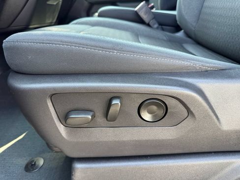 Used 2024 Chevrolet Silverado 1500 Custom AWD/4WD image 10