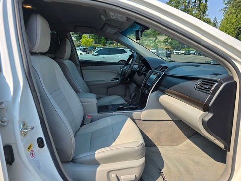 Used 2017 Toyota Camry XLE w/ Convenience Package FWD image 11