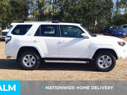 Used 2022 Toyota 4Runner SR5 image 5