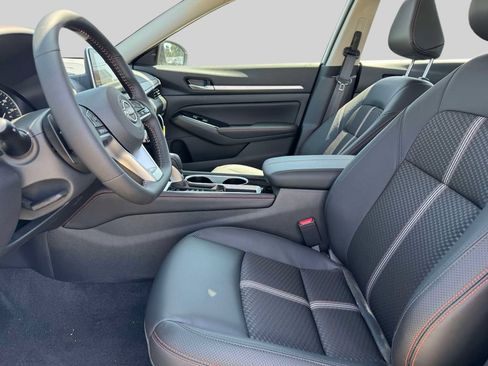 Certified 2025 Nissan Altima 2.5 SR FWD image 14