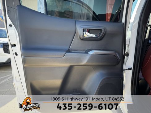 Used 2023 Toyota Tacoma TRD Off-Road image 40