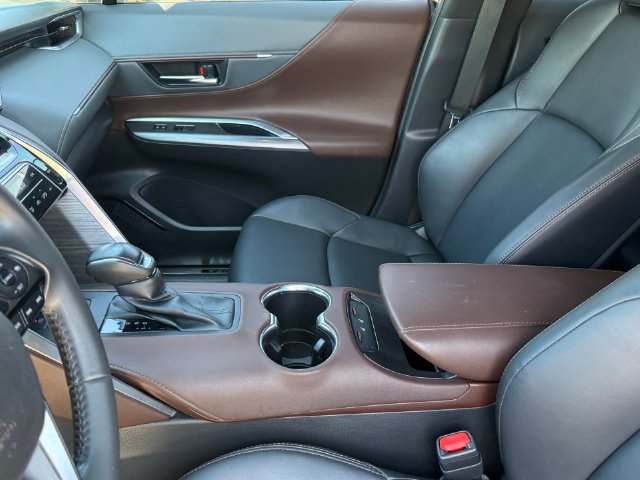 Used 2023 Toyota Venza XLE AWD/4WD image 12